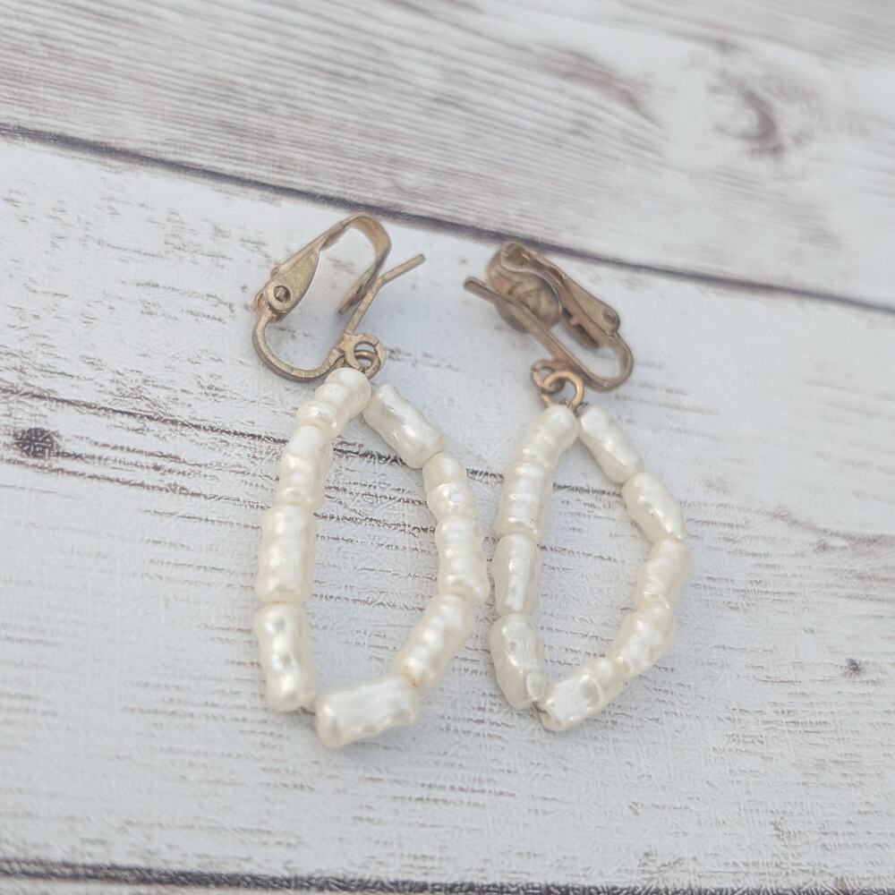 Vintage Clip On Earrings Cream Dangle - Picture 3 of 6